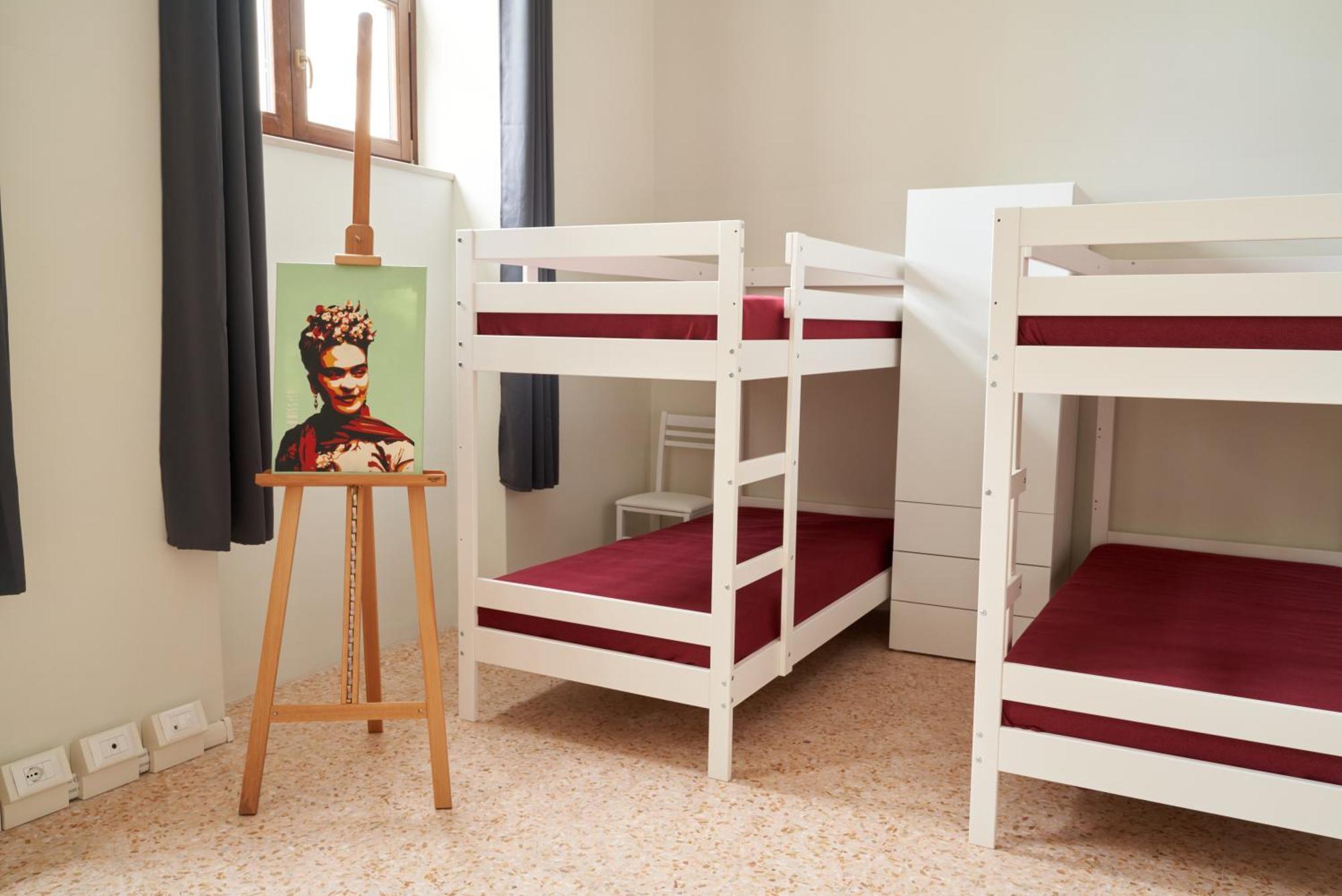 Hub Portanova Hostel Trani Εξωτερικό φωτογραφία