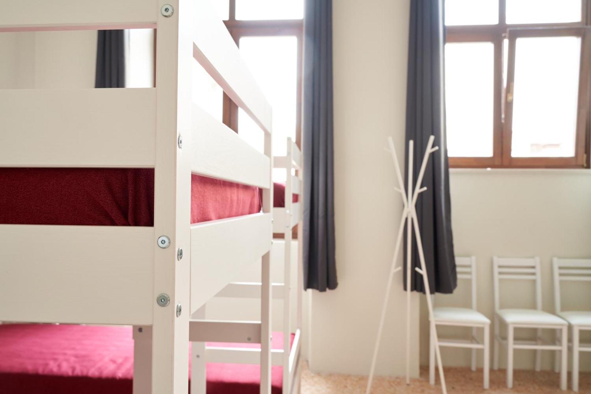 Hub Portanova Hostel Trani Εξωτερικό φωτογραφία