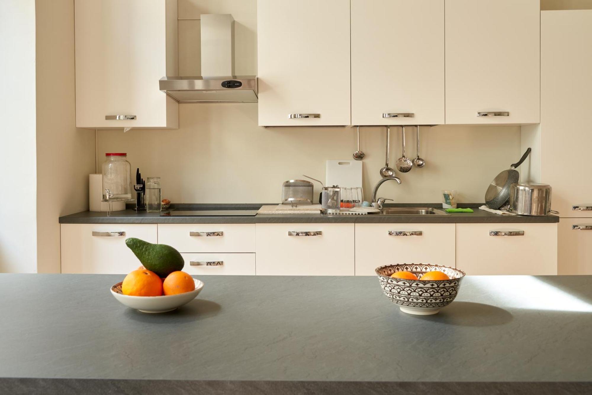 Hub Portanova Hostel Trani Εξωτερικό φωτογραφία