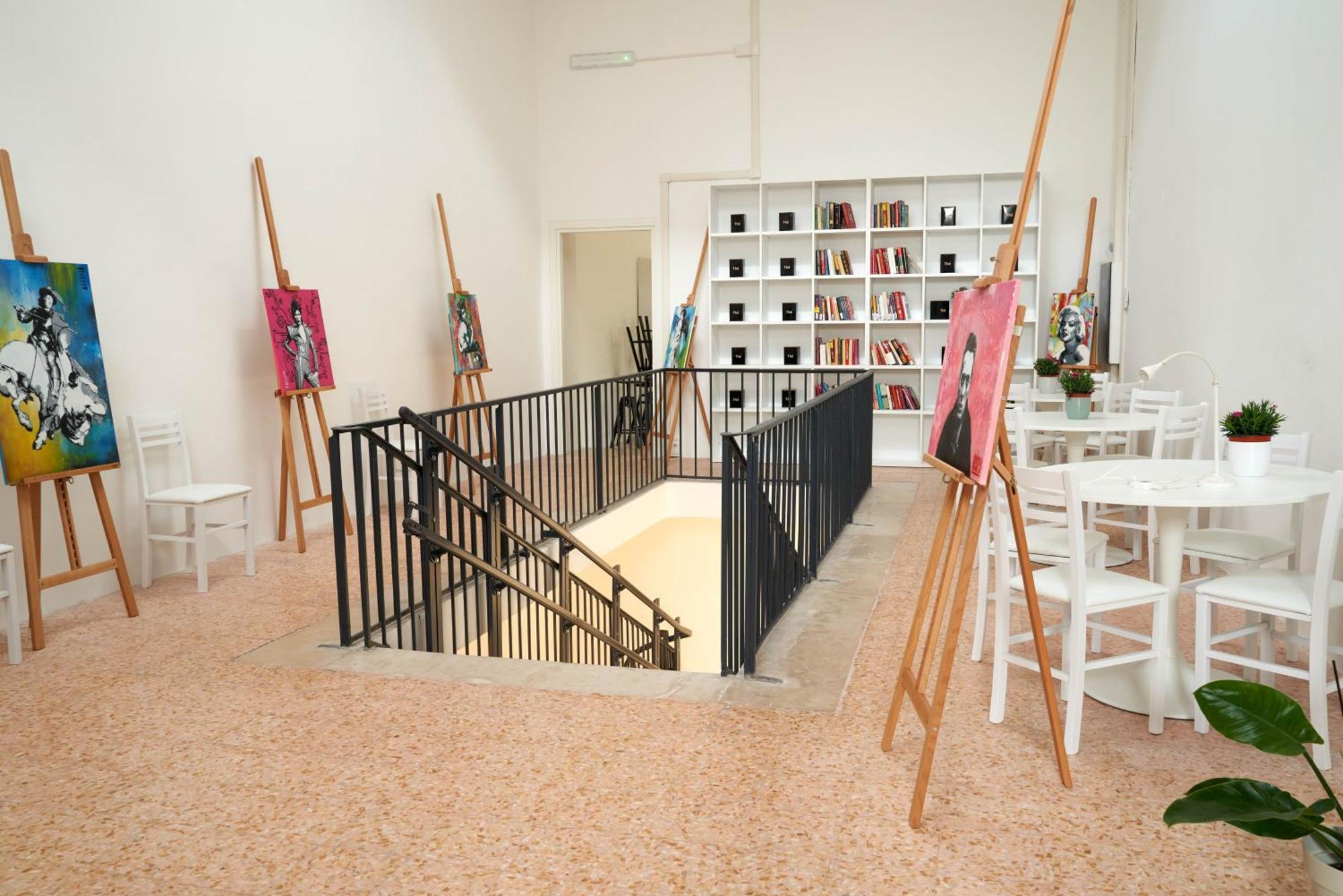 Hub Portanova Hostel Trani Εξωτερικό φωτογραφία